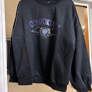 Dazy Crewneck NWOT